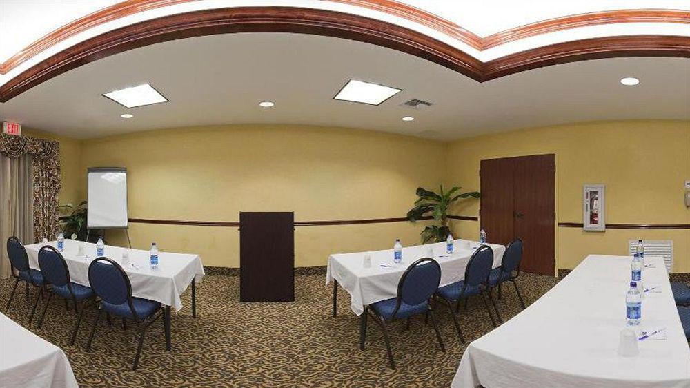 Holiday Express & By Ihg 2* Sebring