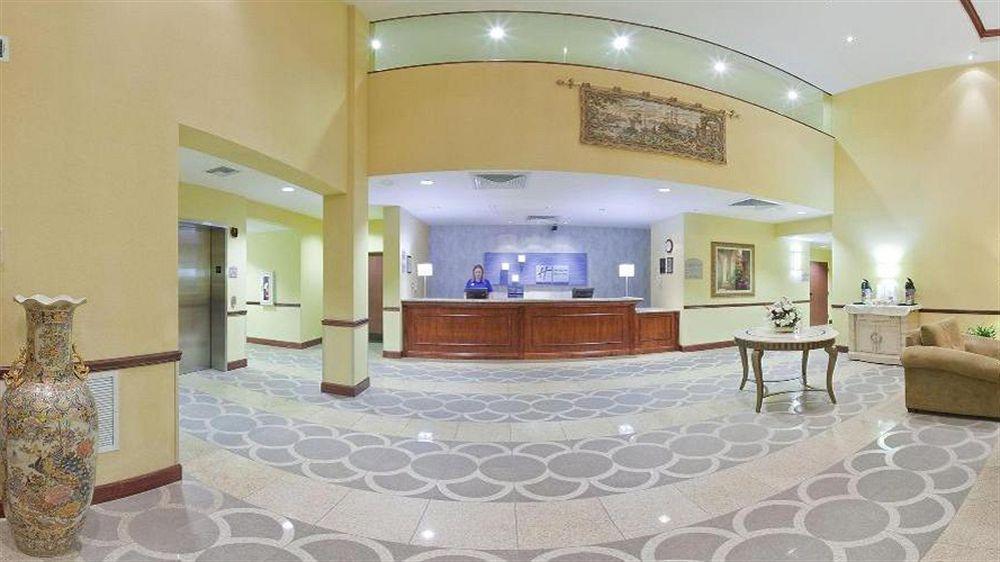 Holiday Express & By Ihg Hotel
