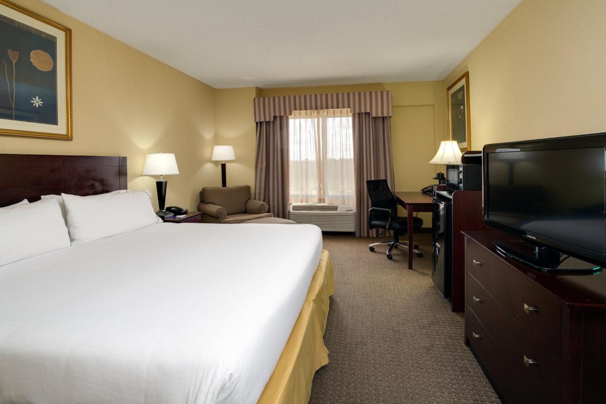 Holiday Express & By Ihg Sebring