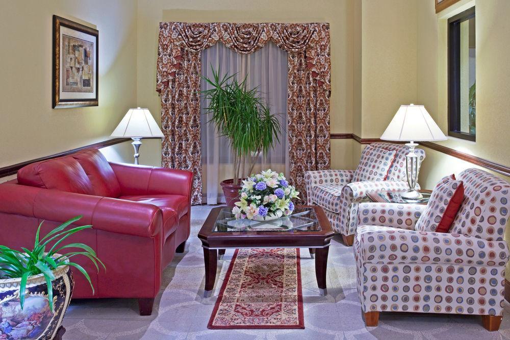 Holiday Express & By Ihg Hotel 2*